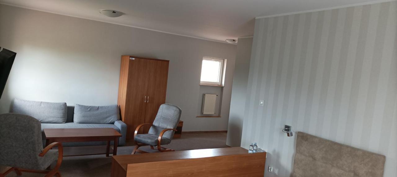 Hotel Przylesie Sieroslaw  Ngoại thất bức ảnh