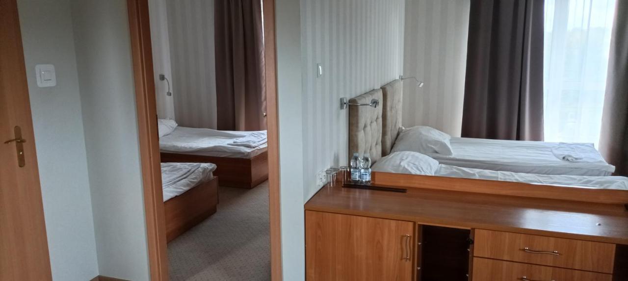 Hotel Przylesie Sieroslaw  Ngoại thất bức ảnh
