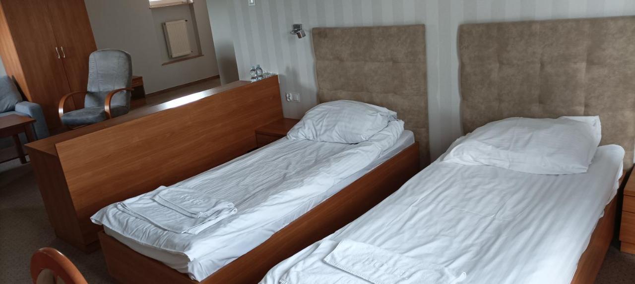 Hotel Przylesie Sieroslaw  Ngoại thất bức ảnh