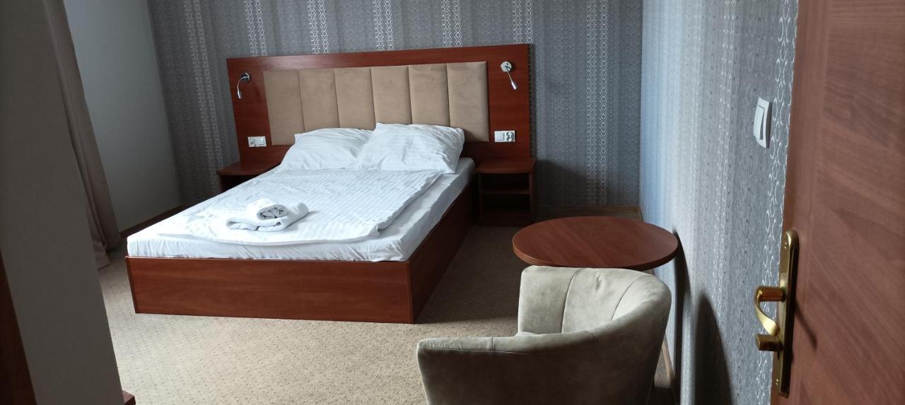 Hotel Przylesie Sieroslaw  Ngoại thất bức ảnh