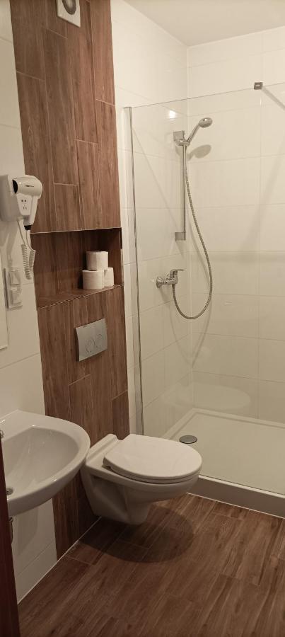 Hotel Przylesie Sieroslaw  Ngoại thất bức ảnh