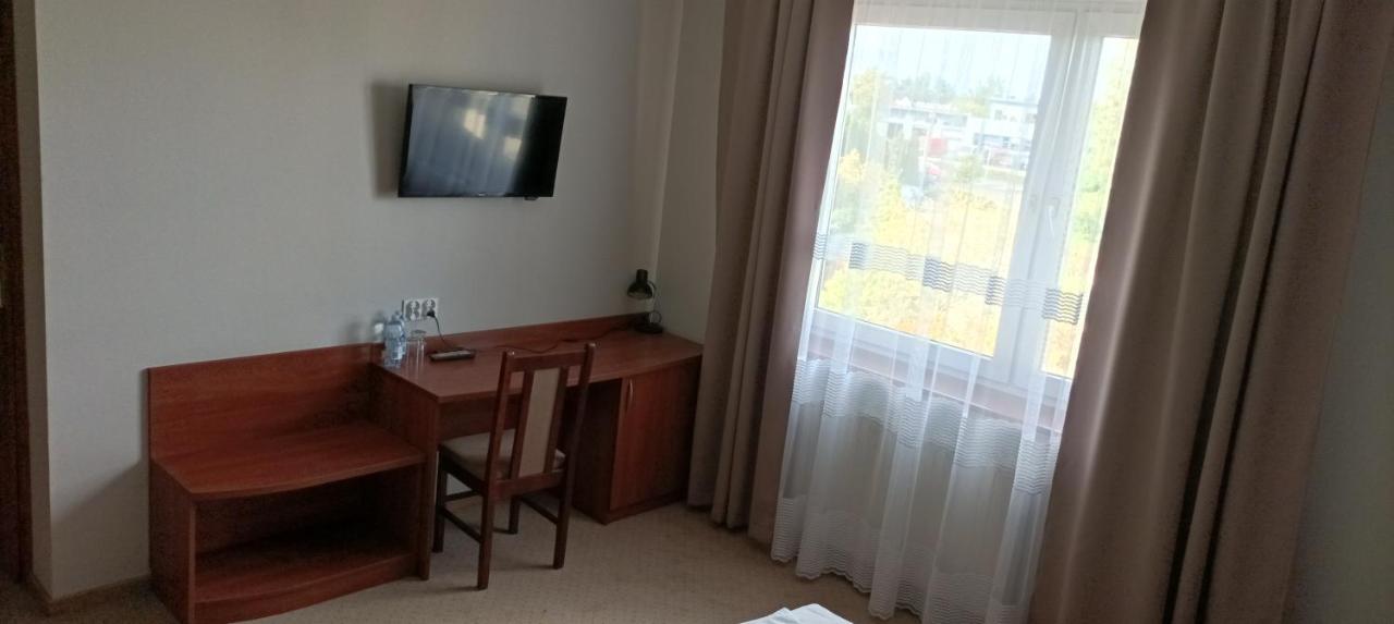 Hotel Przylesie Sieroslaw  Ngoại thất bức ảnh