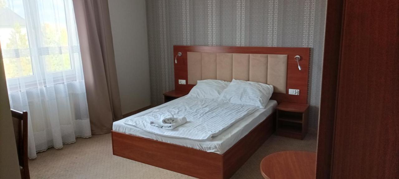 Hotel Przylesie Sieroslaw  Ngoại thất bức ảnh