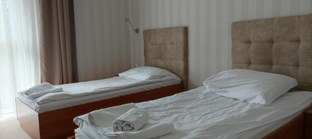 Hotel Przylesie Sieroslaw  Ngoại thất bức ảnh