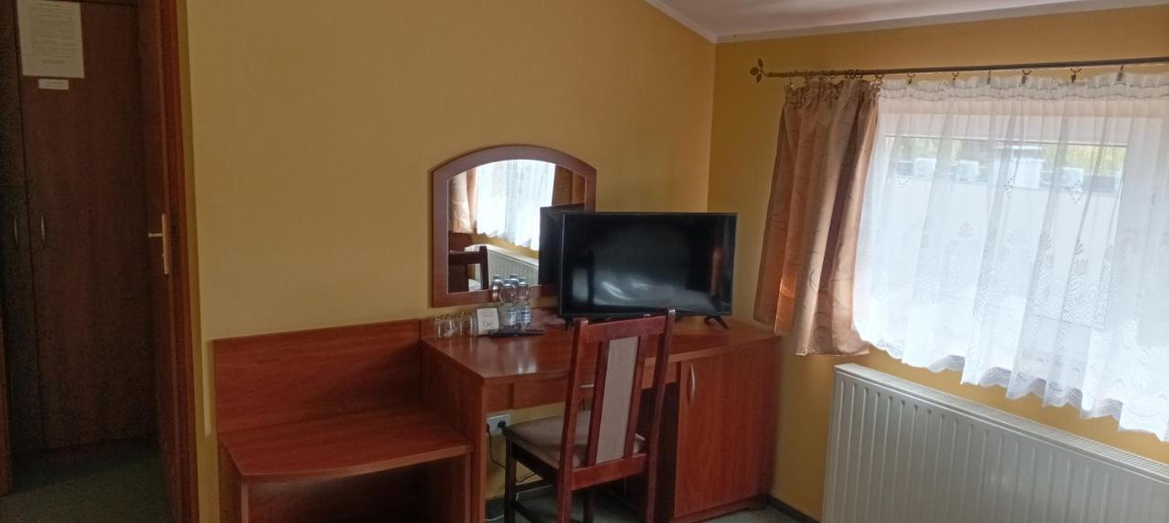 Hotel Przylesie Sieroslaw  Ngoại thất bức ảnh