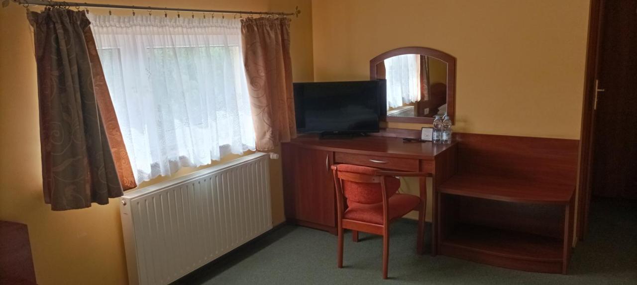 Hotel Przylesie Sieroslaw  Ngoại thất bức ảnh