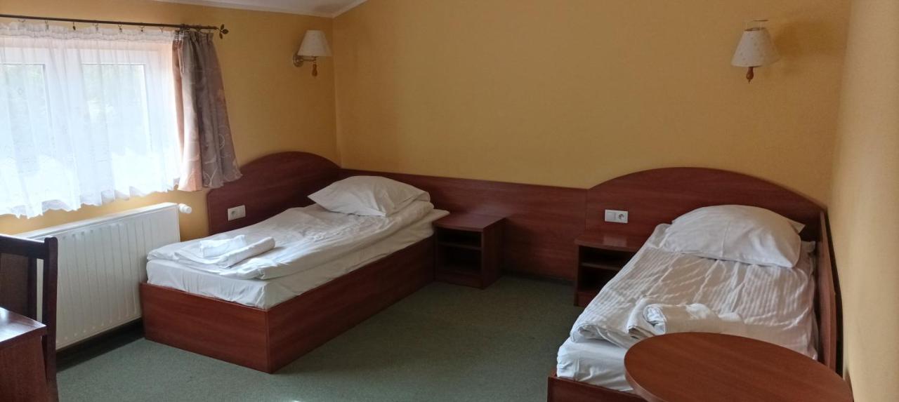 Hotel Przylesie Sieroslaw  Ngoại thất bức ảnh
