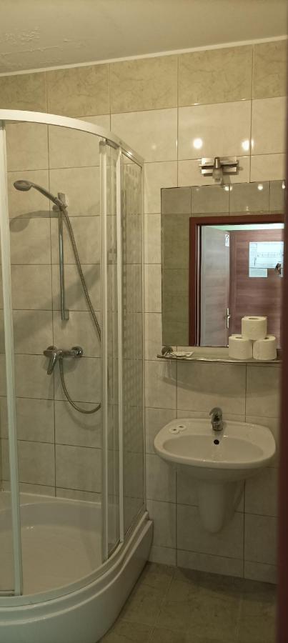 Hotel Przylesie Sieroslaw  Ngoại thất bức ảnh