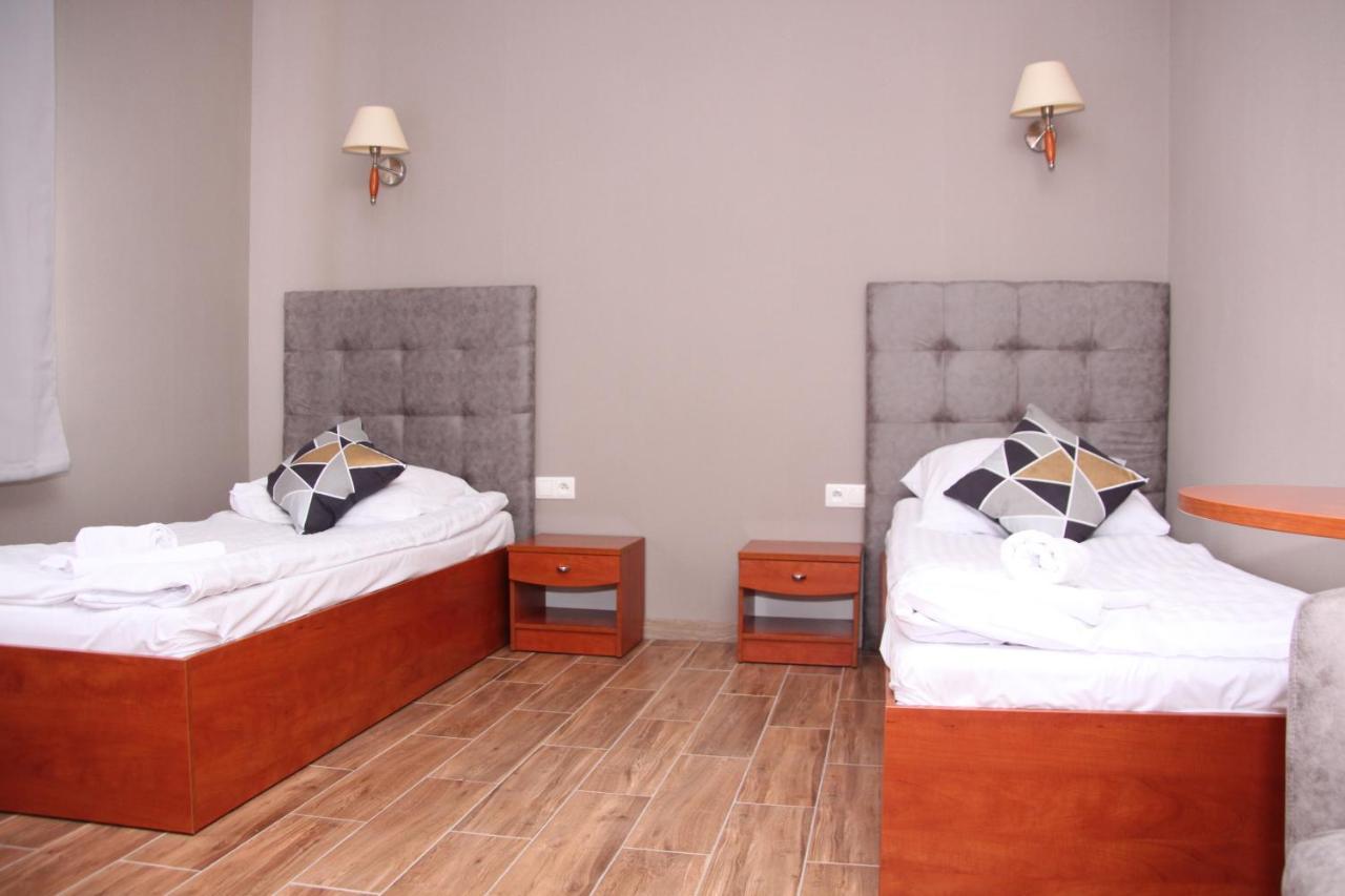 Hotel Przylesie Sieroslaw  Ngoại thất bức ảnh